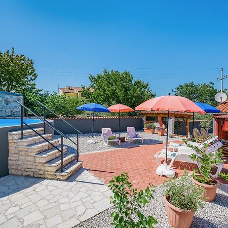 Apartment With Pool Visnjan Exterior photo