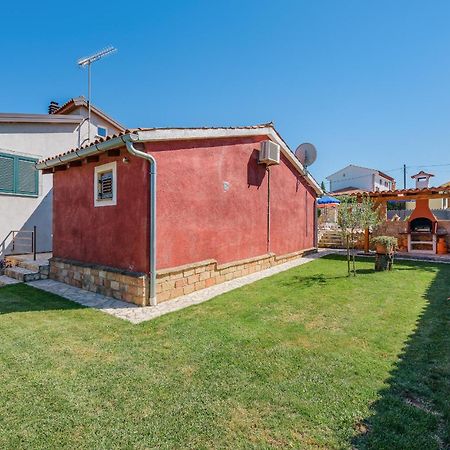 Apartment With Pool Visnjan Exterior photo