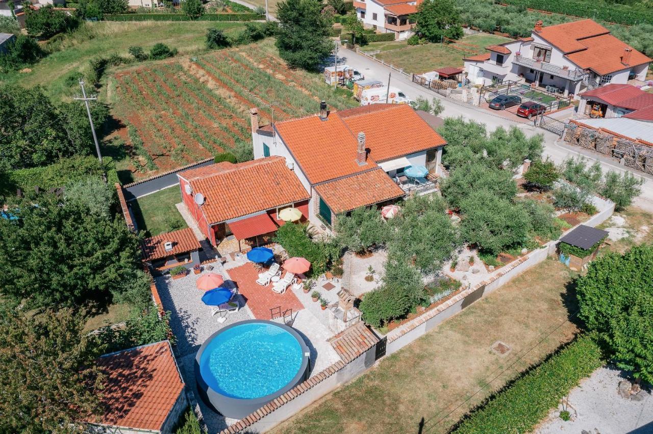 Apartment With Pool Visnjan Exterior photo