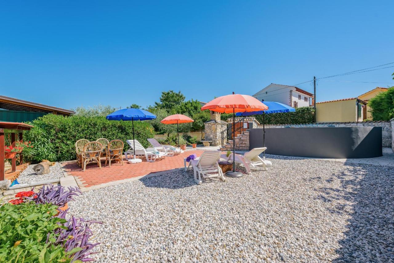 Apartment With Pool Visnjan Exterior photo