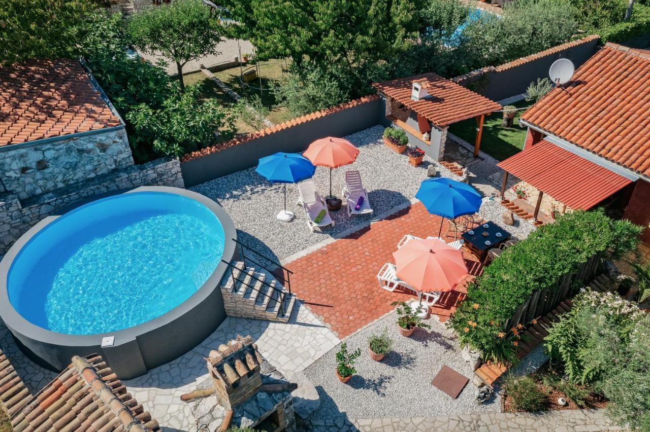 Apartment With Pool Visnjan Exterior photo